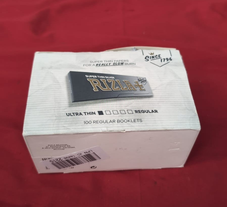 Rizla Regular Silver Rolling Paper approx. 90 regular booklets( box damaged )