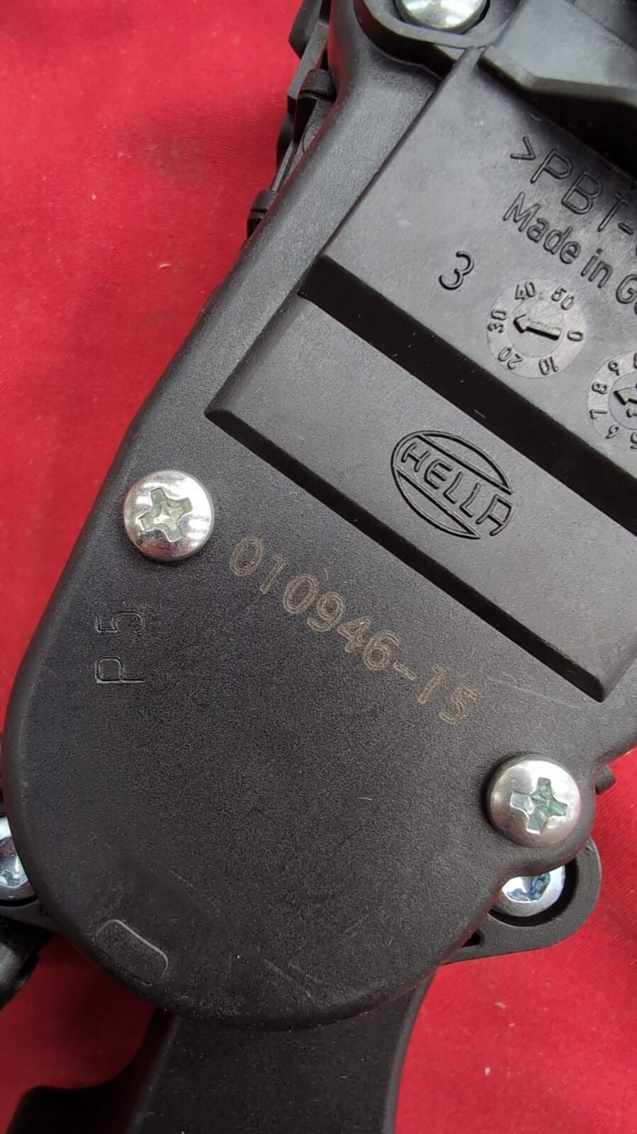 HELLA 010946-15 PBT-GF50 Sensor, accelerator pedal (No Packaging or Fixings)
