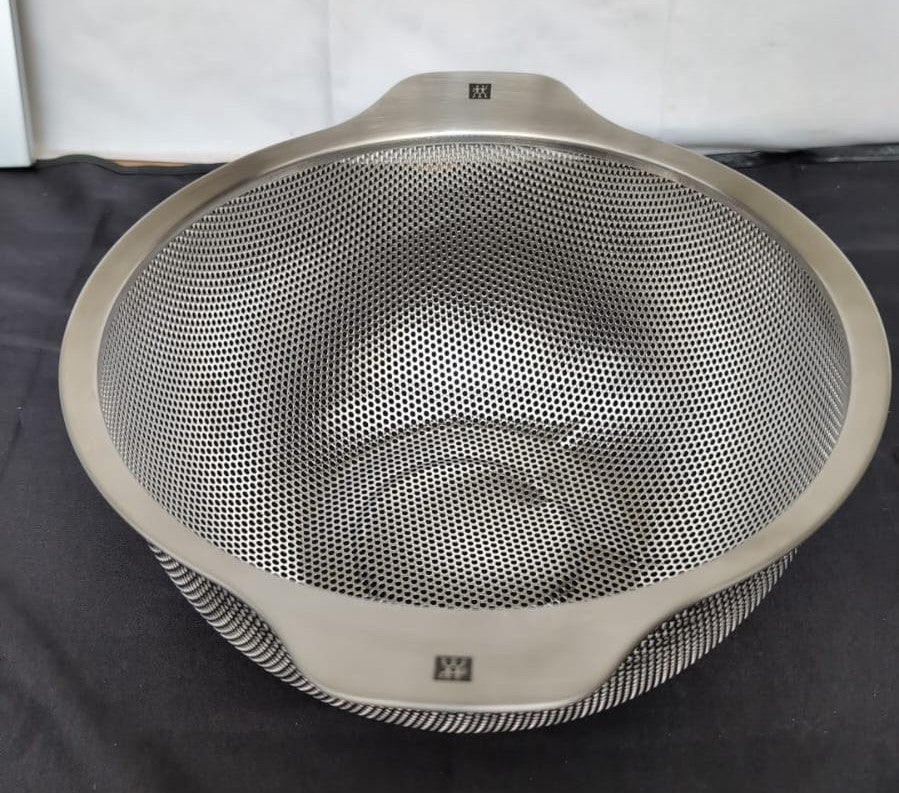 ZWILLING Stainless Steel Colander, Silver 26cm Diameter (Dented)