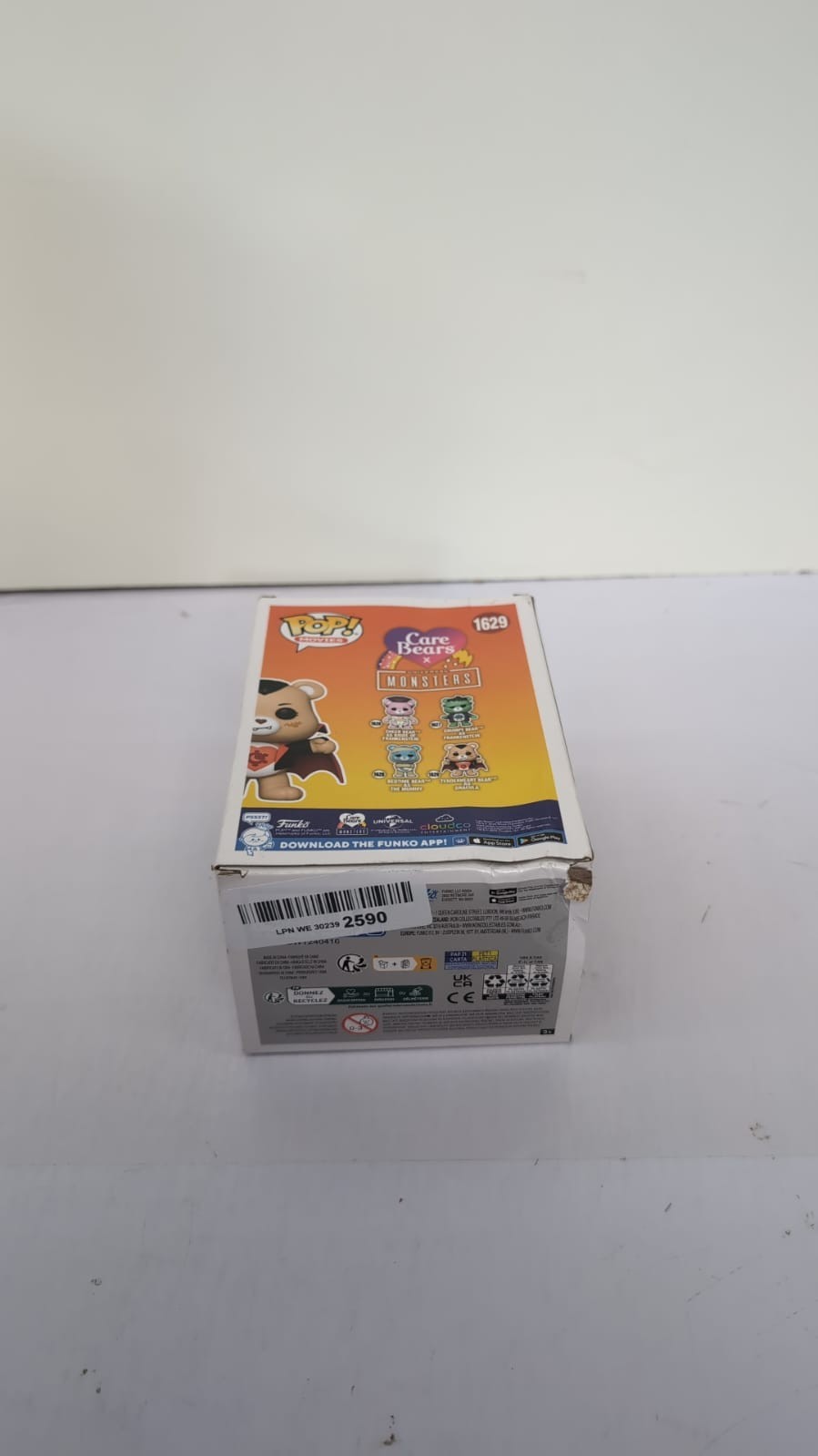 Funko Pop!   Tender Heart Bear As Dracula  Universal Monsters(box damaged)