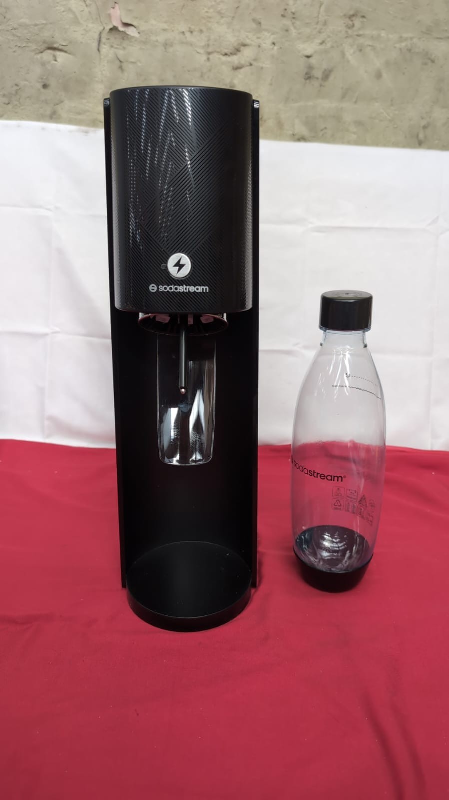 SodaStream Art Sparkling Water Maker - Black (Box damaged - No CO² cylinder)
