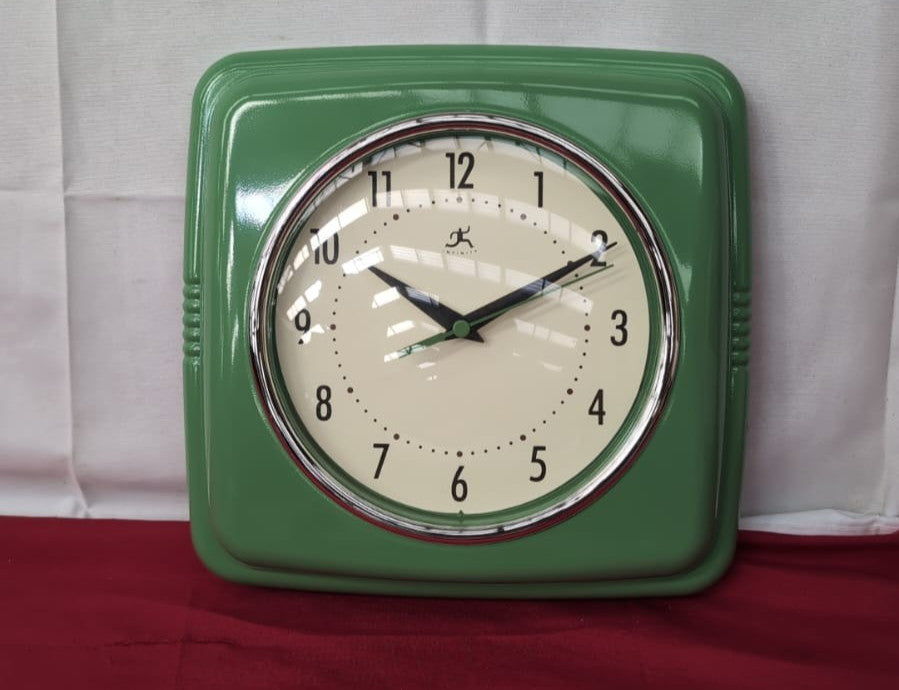 Infinity Instruments Square Silent Retro 9 inch Mid Century Modern Kitchen Diner