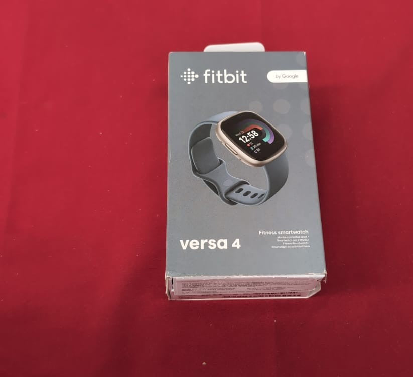 Google Fitbit Versa 4 Fitness Smartwatch with built-in GPS compatible with iOS