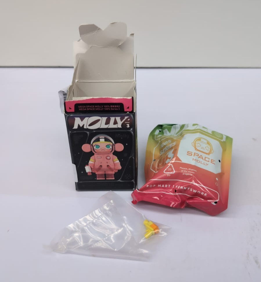 POP MART MEGA SPACE MOLLY (BOX DAMAGED)