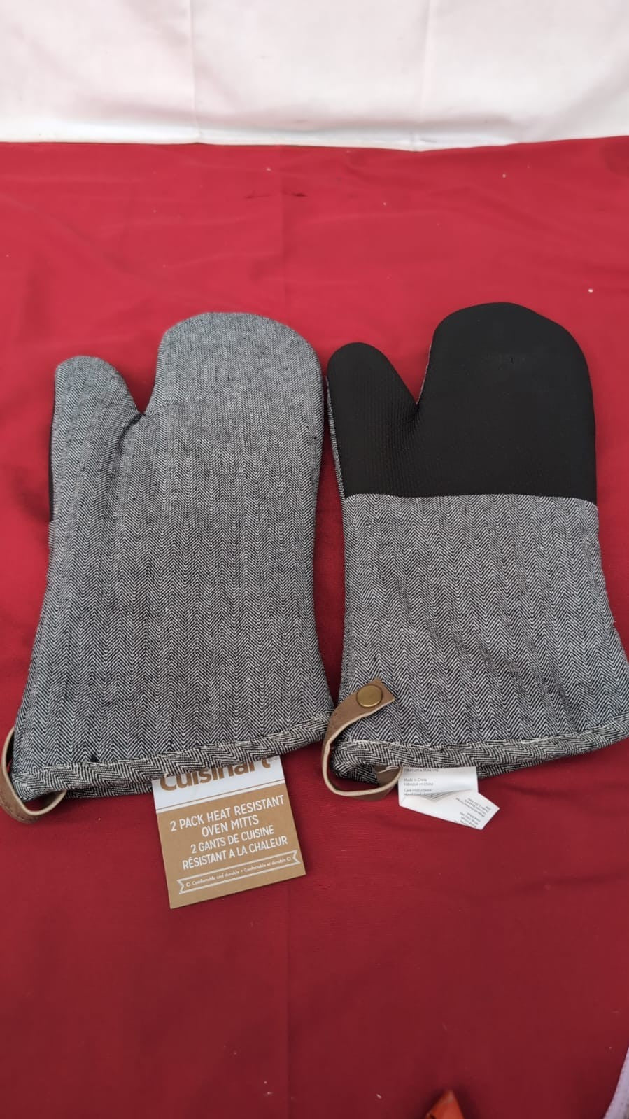 Cuisinart Neoprene Grey Oven Gloves Set of 2 Oven Mitts (small cut  both gloves)