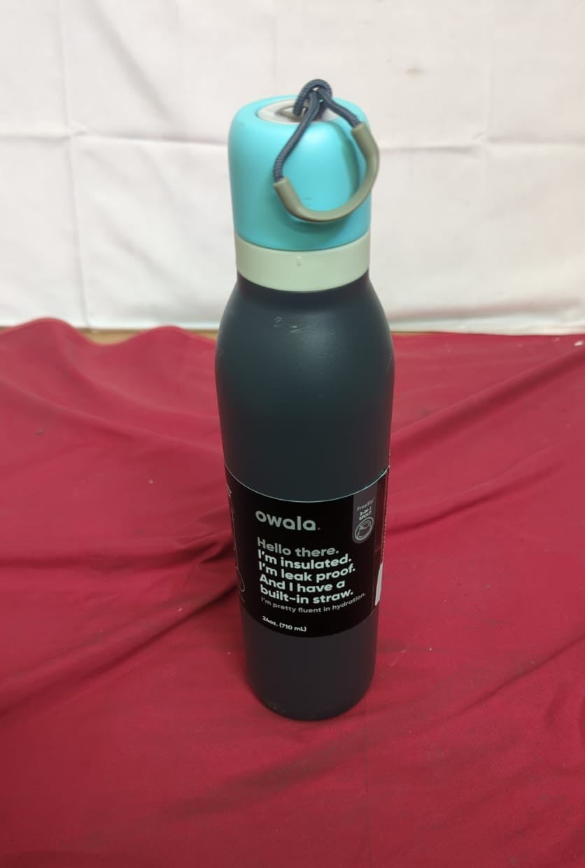 Owala FreeSip Twist Insulated Stainless Steel Water Bottle (Scratched &scuffed)