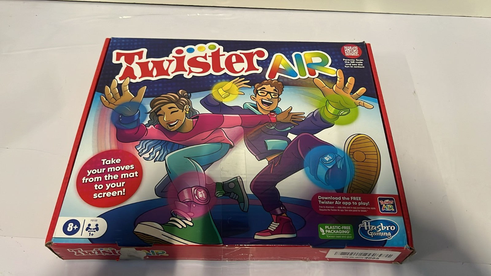 Hasbro Gaming Twister Air Game - Twister Air Game with RA App (box damaged)