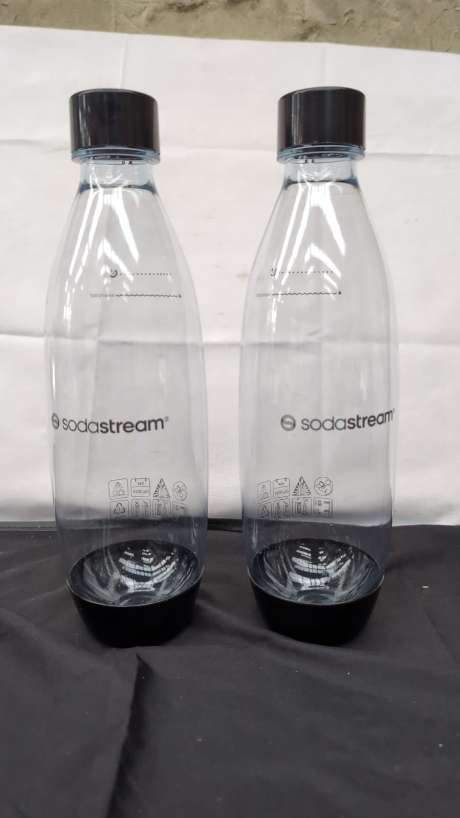 sodastream Twin Pack Fuse Carbonating Water Bottles 840ML,BLACK(USED)