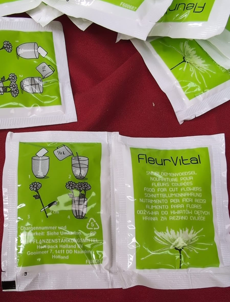 FLEUR VITAL QUALITY CUT FLOWER FOOD 0.5L SACHETS IN VARIOUS (50pack)