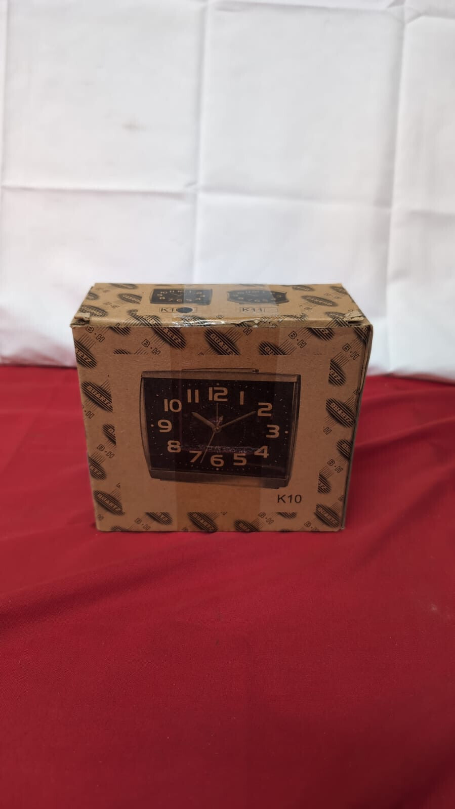 Analog Alarm Clocks for Bedrooms, Super Silent Non Ticking Battery (box damaged)