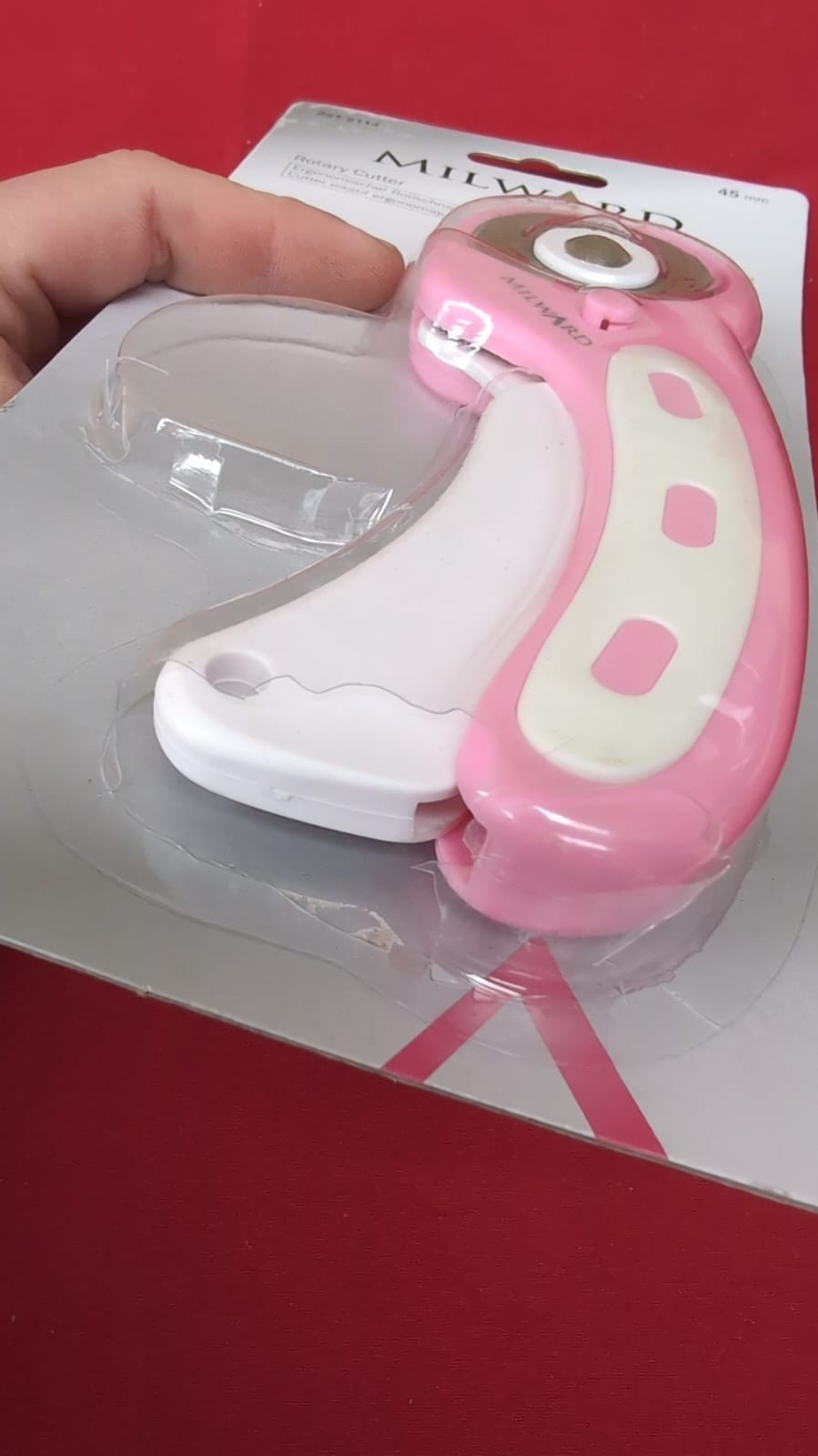 Milward Rotary Cutter 45mm,Ergonomic Handle, Safety Lock,Pink(packaging damaged)