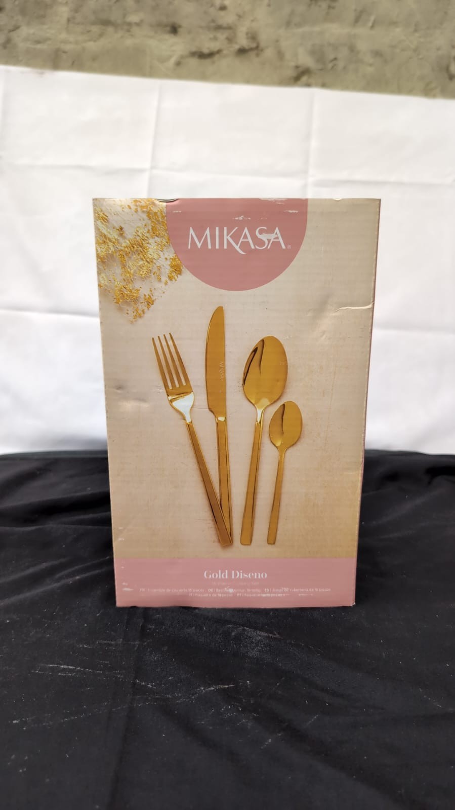 Mikasa Gold 16 Piece Cutlery Set, Boxed(packaging damaged)