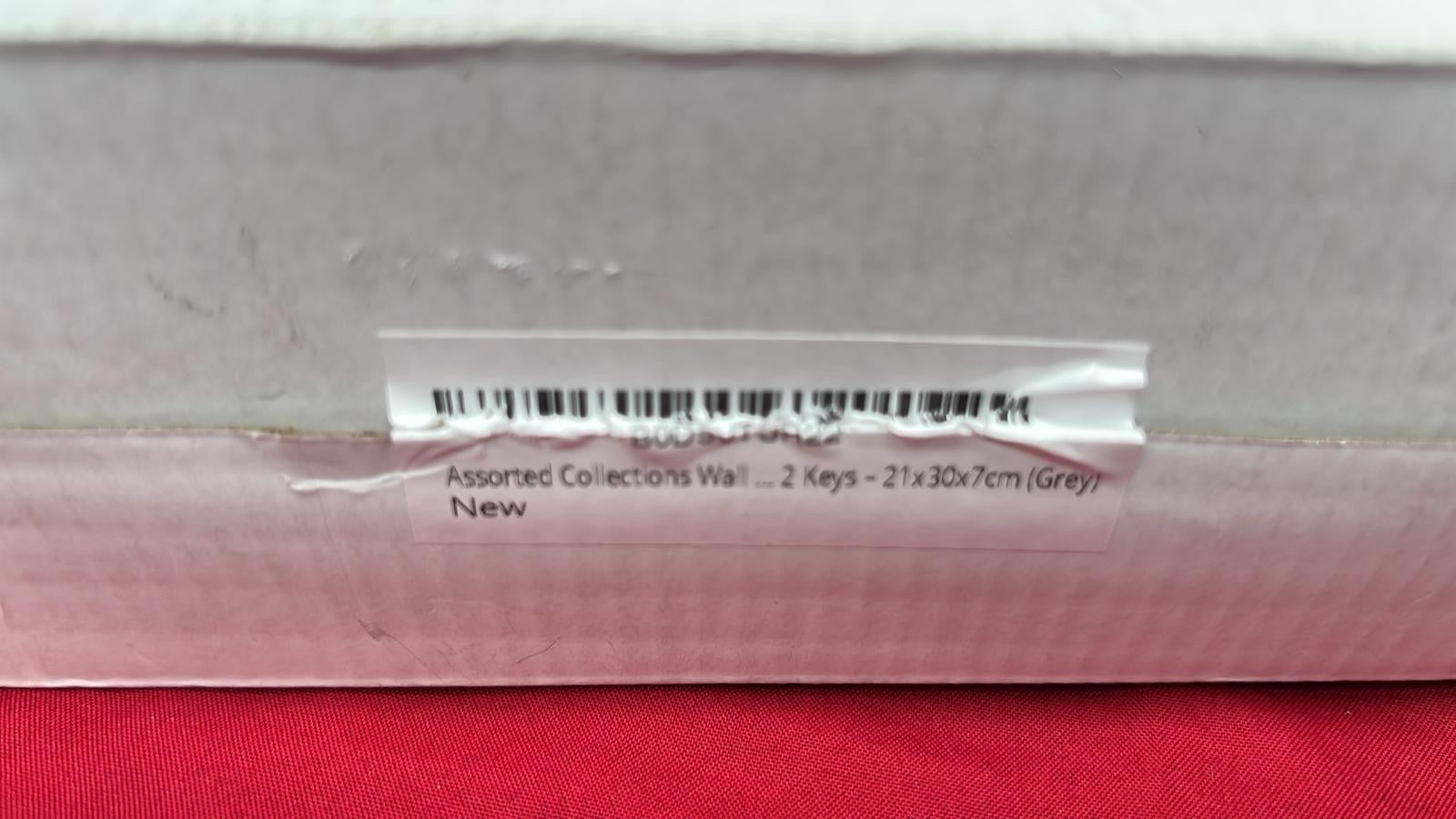 Assorted Collections Wall Mounted Post Box, Lockable Mailbox with 2 Keys,