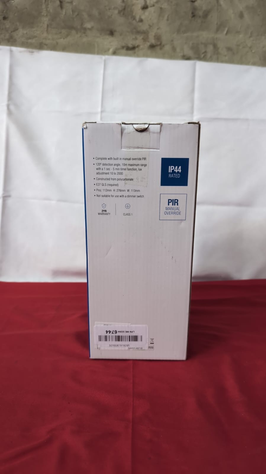 Motion Outdoor Lights Mains Powered  PIR Bulkhead Wall Lights (BOX DAMAGED)