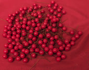 150pcs Artificial Holly Berries, Mini 10 mm Fake Decor on Wire Christmas Tree