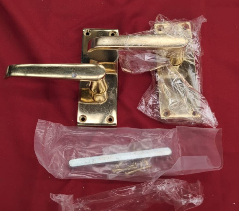 Victorian Straight Lever Door Handles Polished (box damaged - handle blemished)