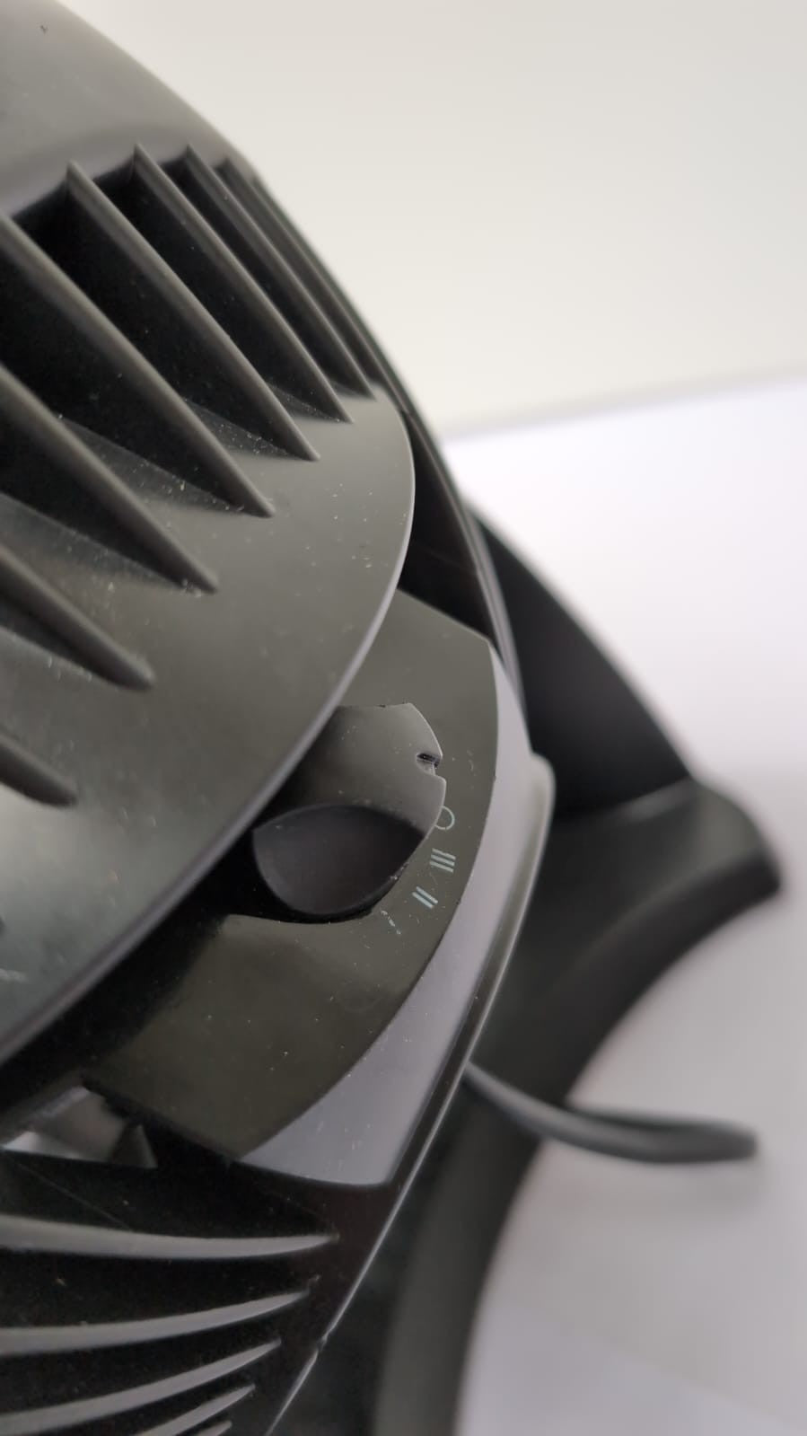 Honeywell TurboForce Power Fan, 90° Variable Tilt, 3 Speed settings (Used)