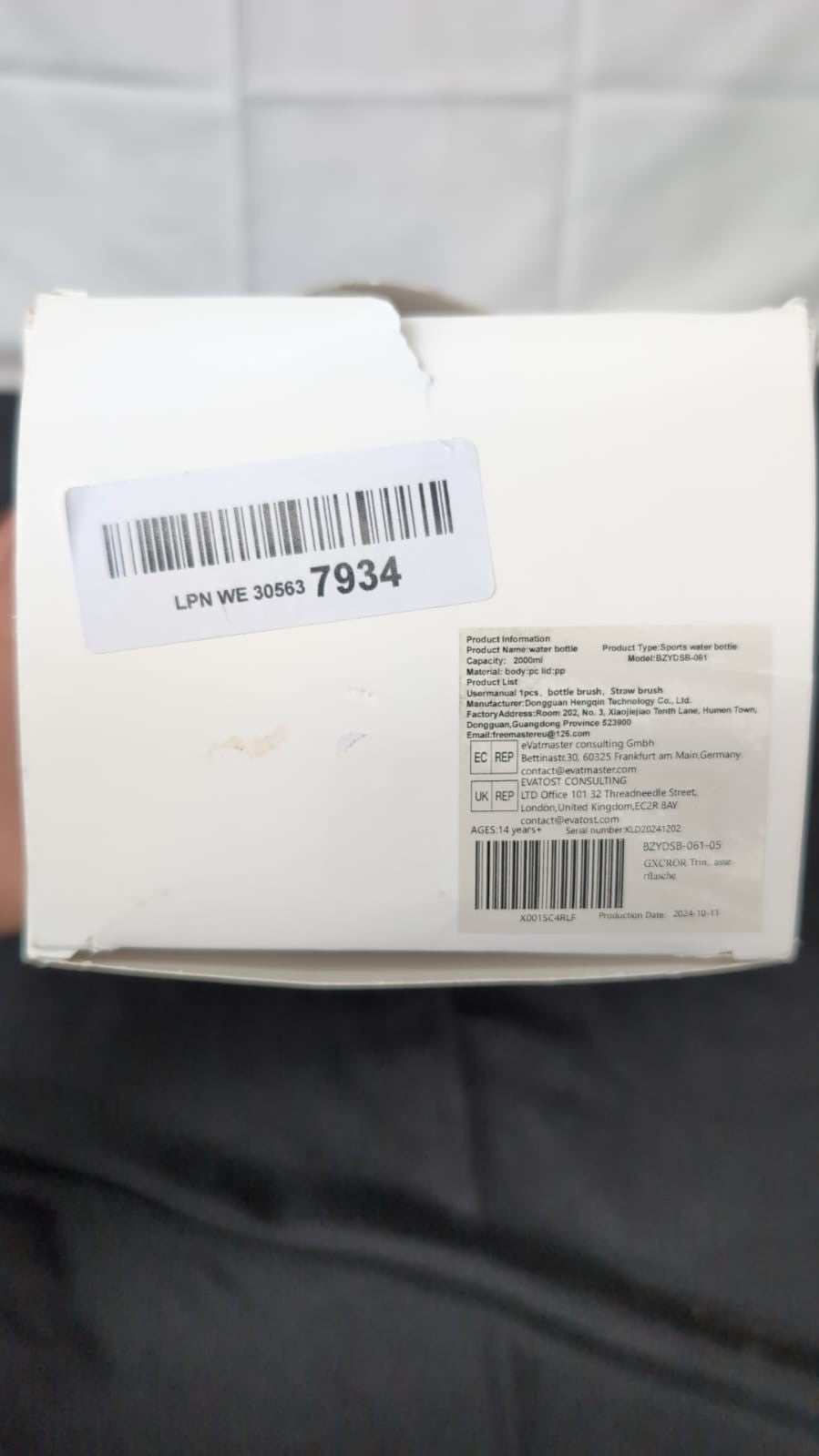 64oz (2L) Leakproof Water Bottle, Inspirational Water Bottle,PURPLE(BOXDAMAGED)