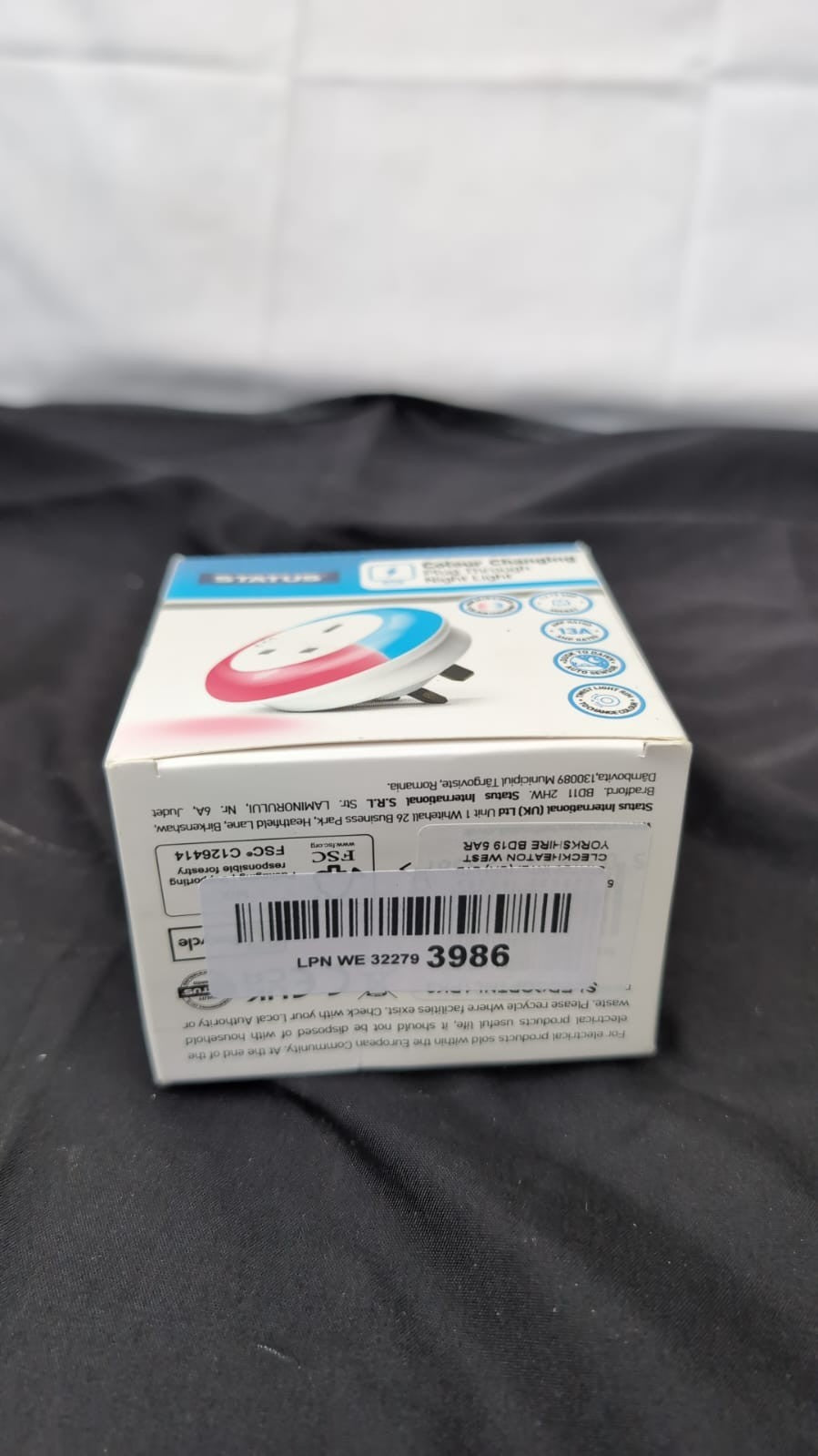 Status Dusk to Dawn Sensor Light | LED Auto Night Light Plug