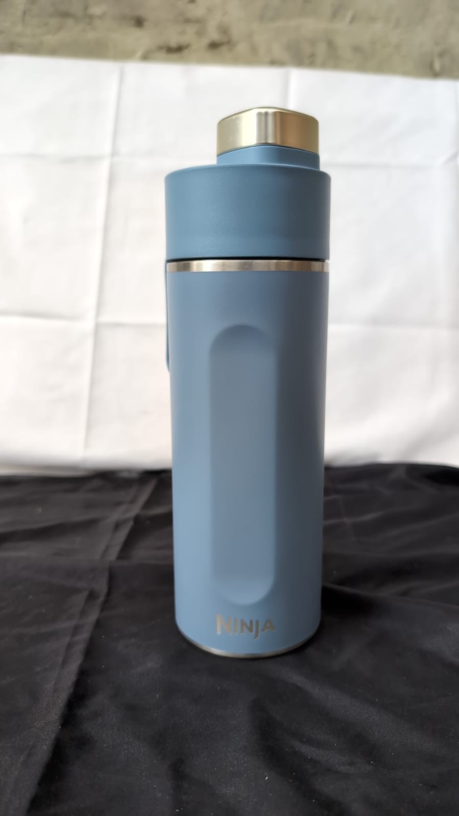Ninja Thirsti Water Bottle and Flask 709ML With Leak-Proof Lid, BLUE(USED)