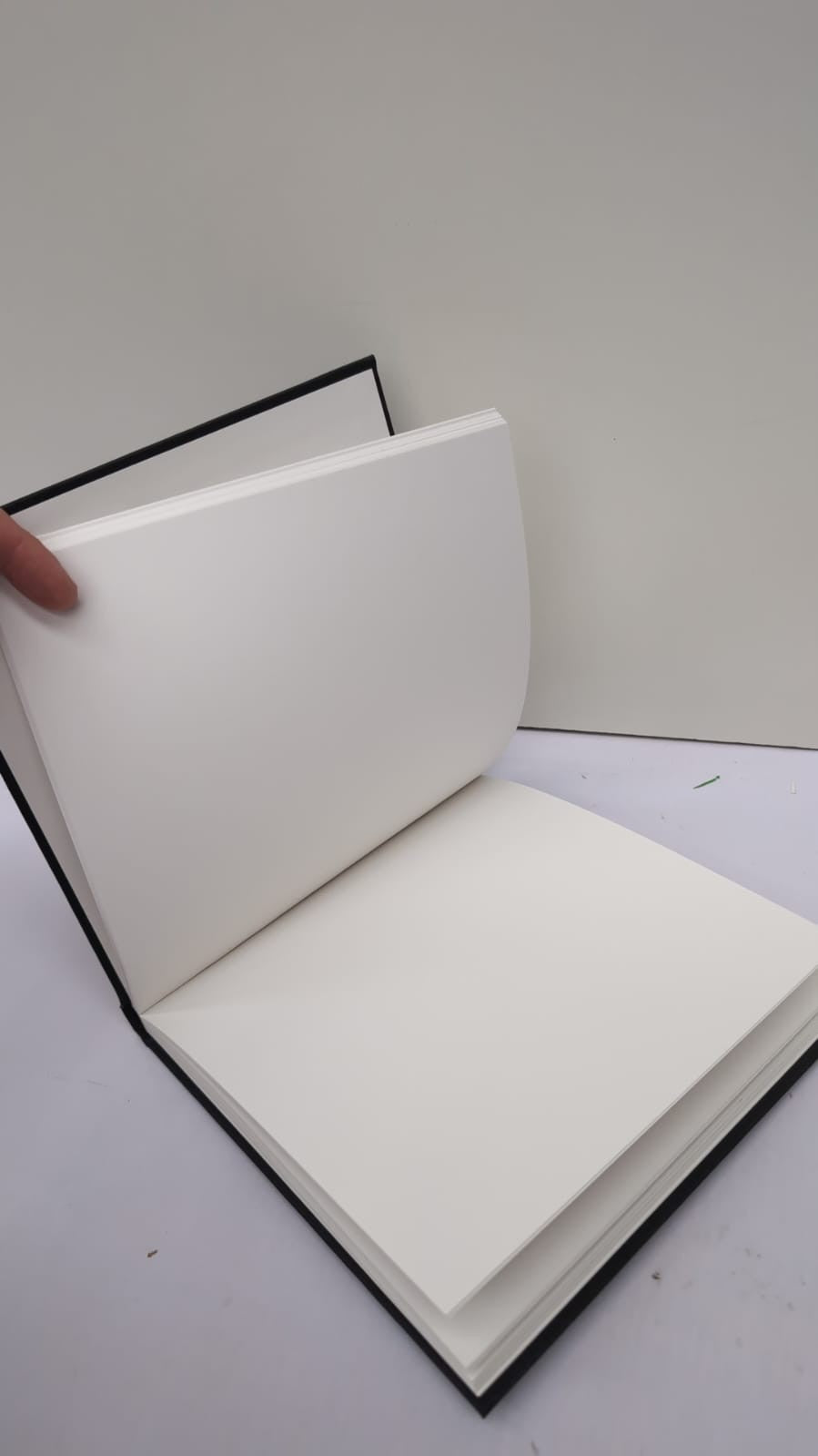 Artway Studio Casebound Square Sketchbook 20X20cm, Black (cover scuffed)