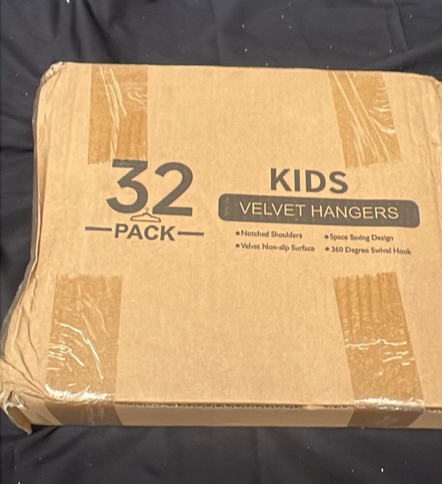 Children's Velvet Non-Slip Hangers |32 Pack Space Saving Felt Hangers for Kids