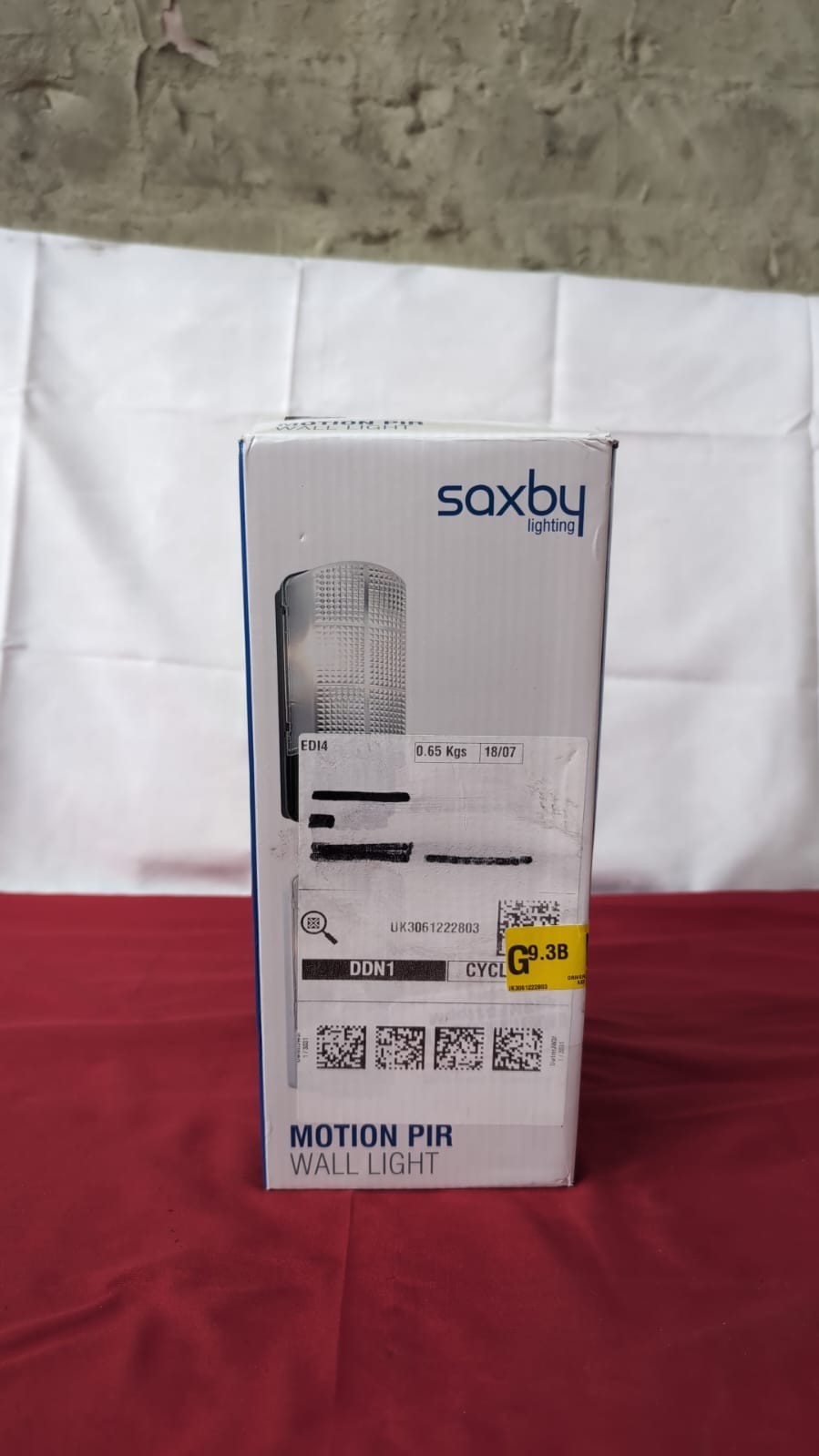 Motion Outdoor Lights Mains Powered  PIR Bulkhead Wall Lights (BOX DAMAGED)