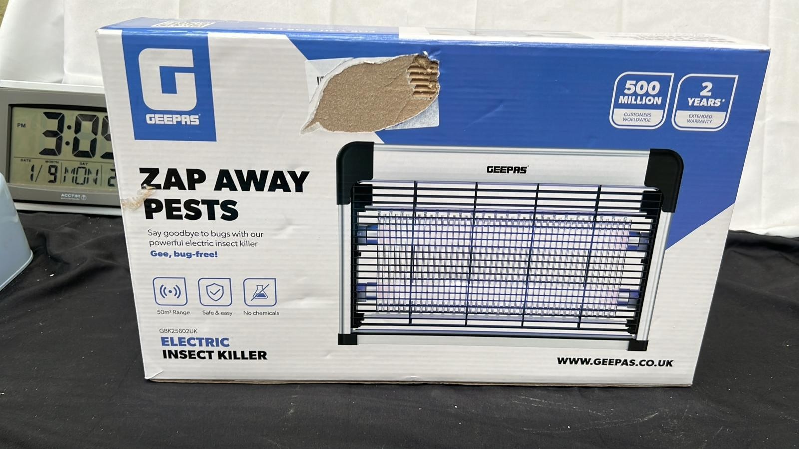Geepas Electric Fly Killer – UV Bug Zapper, Odourless,(BOX DAMAGED)
