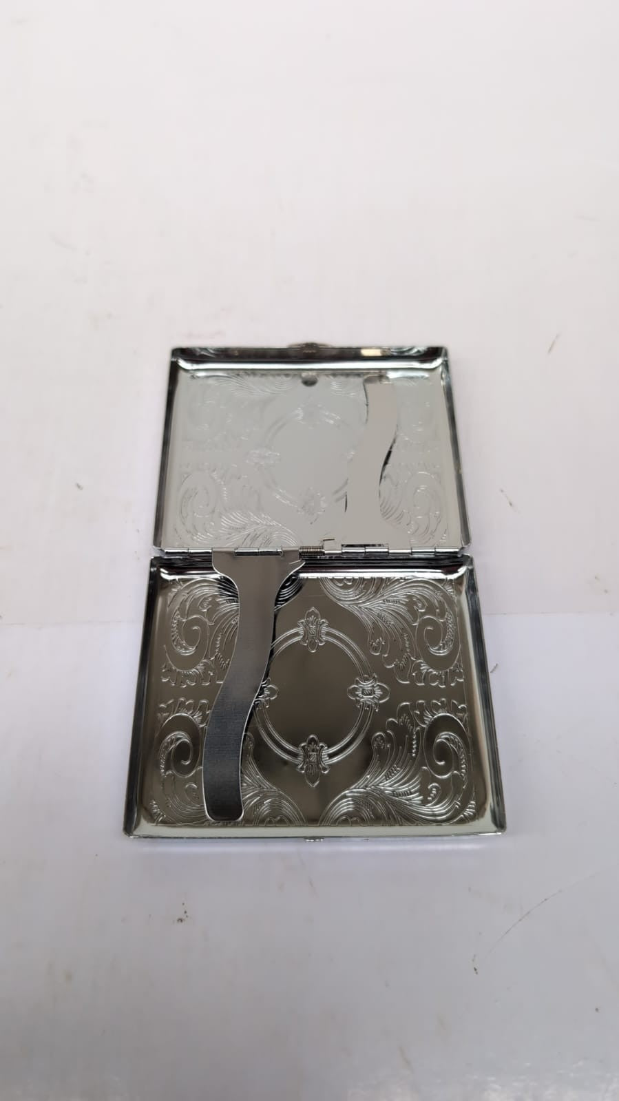 1Pcs Silver Cigarette Case Box Metal Cigarette Case for Men Holds 20 Cigarettes