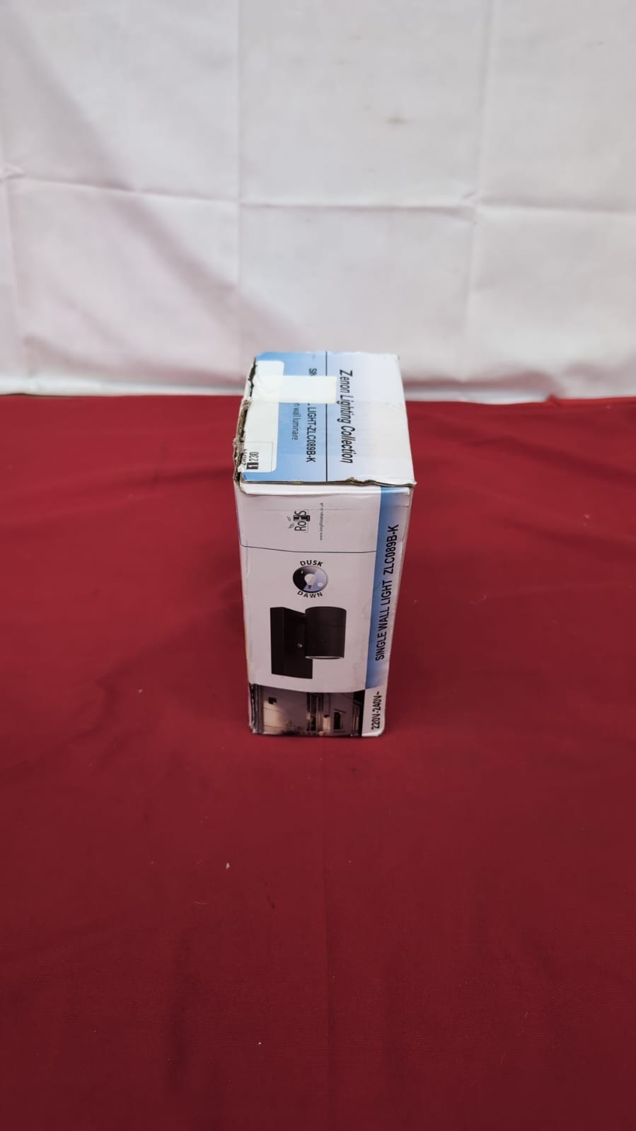 Long Life LampBlack Outdoor Wall Light Dusk Till Dawn Sensor   (box damaged)