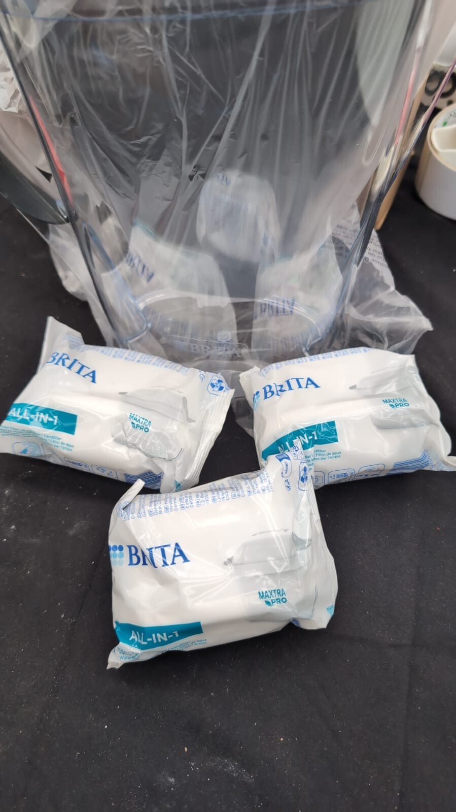 BRITA Water Filter Jug 3x MAXTRA PRO All-in-1 cartridge (Lid Scrached)