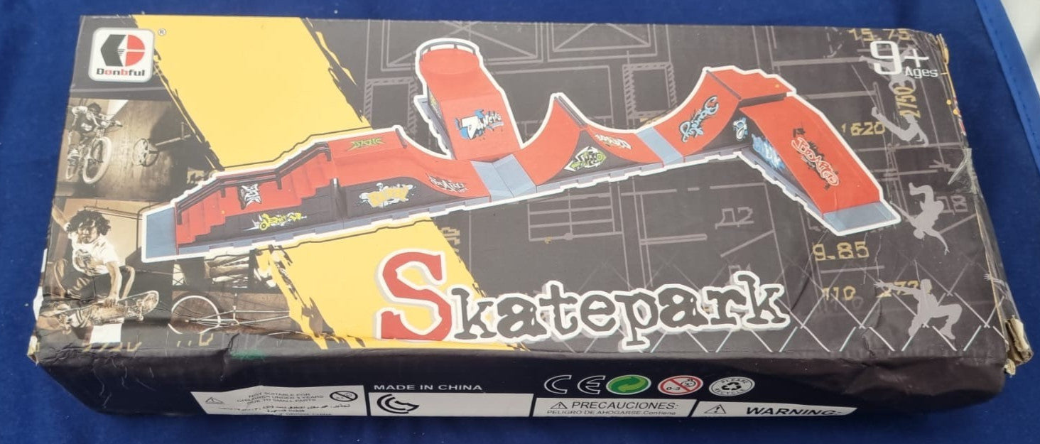 Mini Finger Skateboards Ramp Accessories Set, Fingerboard Skate (box damaged)